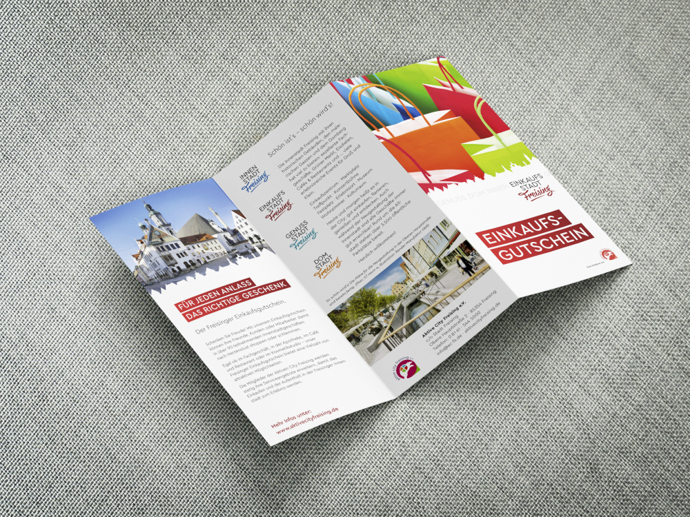 typneun Referenz: 6-seitiger Falzflyer mit Printdesign für die Innenstadt Freising