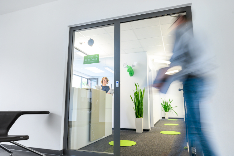 Eingang zu den Büroräumen der typneun Marketingagentur in Freising