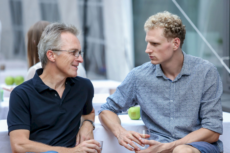 Zauberkünstler Werner Link auf dem 15-jährigen Jubiläum von typneun