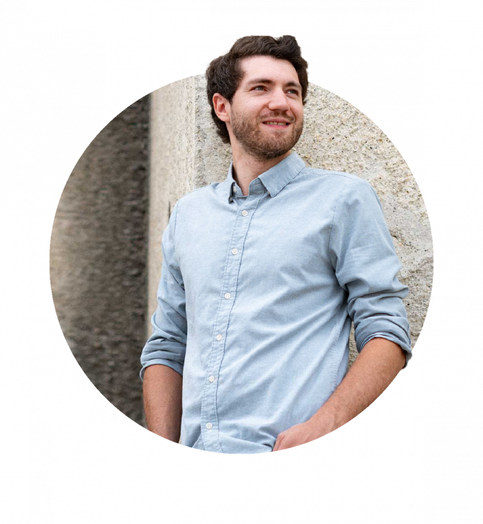 Teammitglied Stefan Mayer: Art Director und Typografie-liebender Designer bei typneun